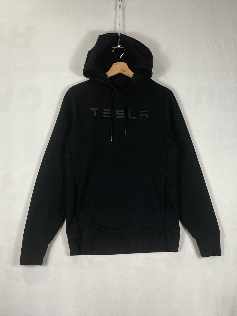 Official Tesla Logo Hoodie Black Sweatshirt Pullover Made In Peru mens Sz XS